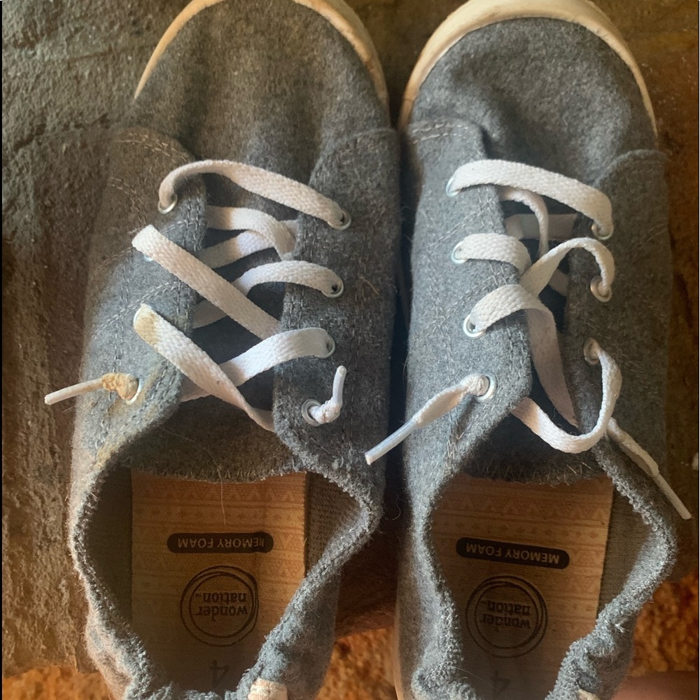 Wonder Nation Girls size 4 sneakers